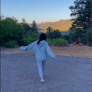 Meet your Posher, Lesly